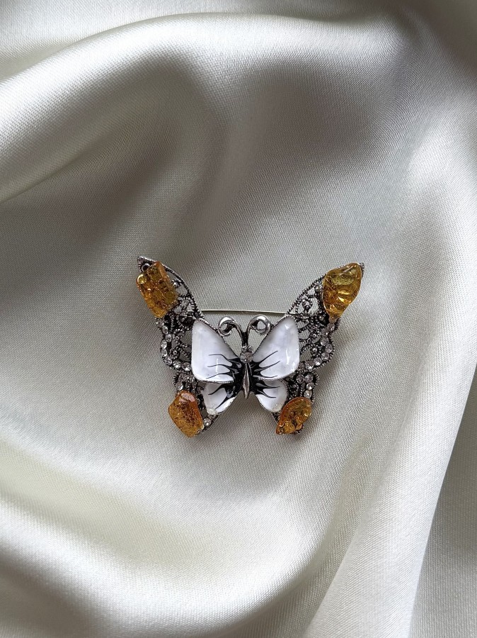 Sagė - ,,Drugelis" Sagė - ,,Drugelis"