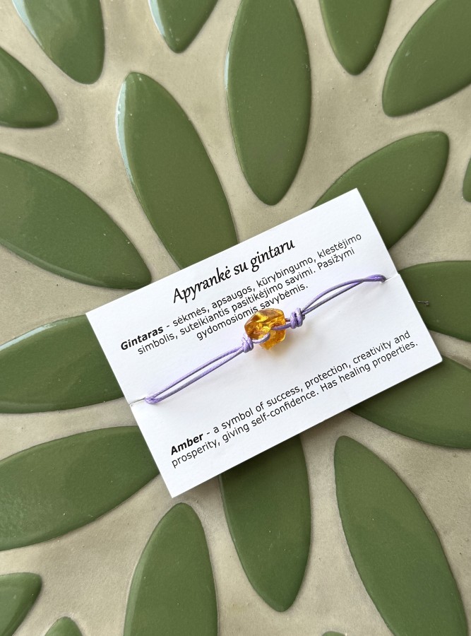 Violetinio siūlo apyrankė su gintaru