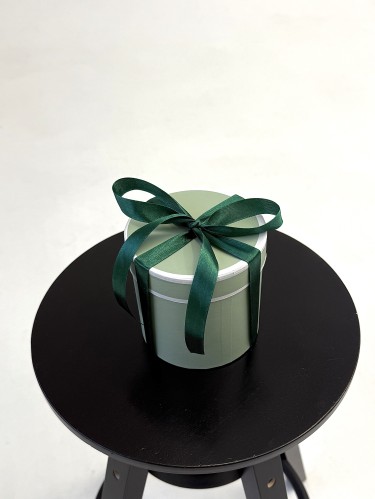 Didelis žaisliukas supakuotas dekoratyvinėje dėžutėje